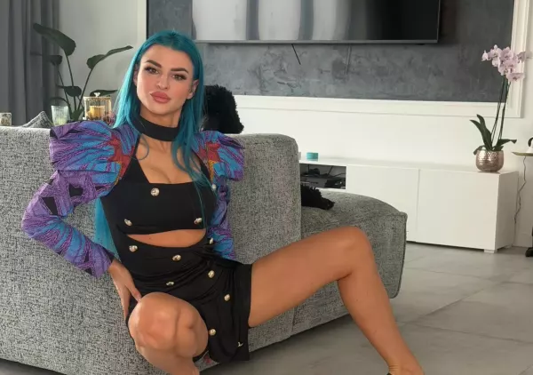 Szokujące ujęcia Agbe! Wokalistka w gorącym i skąpym bikini! 