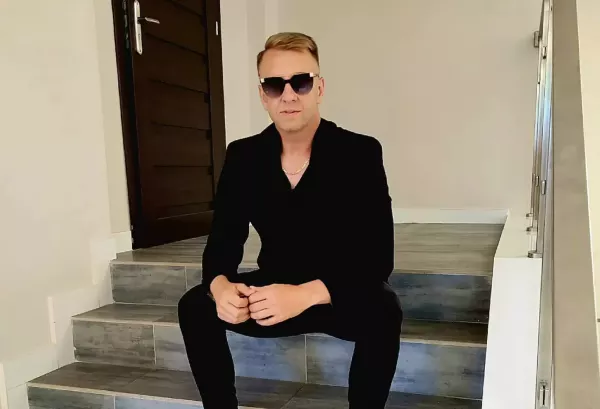 Szybkie samochody i piękne kobiety! Gwiazdor disco polo promuje nową produkcję! To będzie nowy HIT?! 