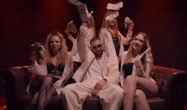 Szymon Samulak ma hit lata. „Viral" rozjeżdża YouTube i zbiera lawinę komentarzy słuchaczy