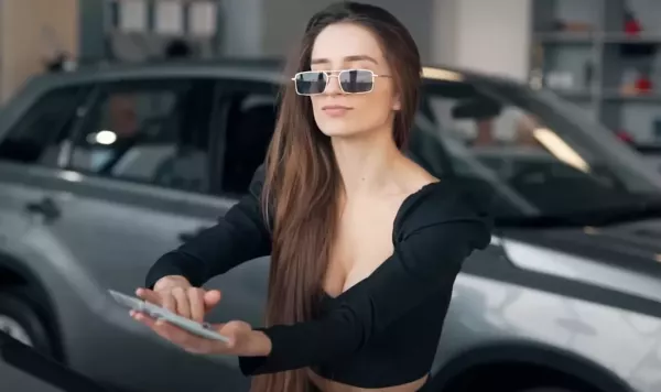 Ta dziewczyna źródłem fortuny! Swinger z niezłą sumką na koncie!

