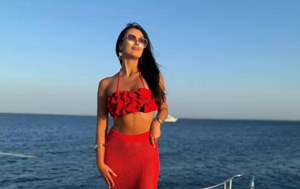 Tak gorąco jeszcze nie było! Karolina Marczynskaa w bikini w Dubaju wygląda oszałamiająco