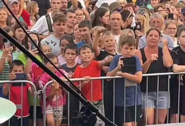 Tak młody fan śpiewał na koncercie! Mega nagranie z występu MiłegoPana!
