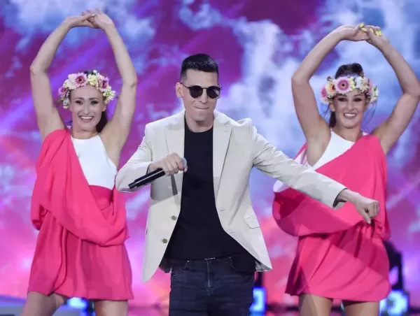 Tłumy na koncercie uwielbianego zespołu disco polo! Scena prawie zapłonęła podczas występu Bayery! 