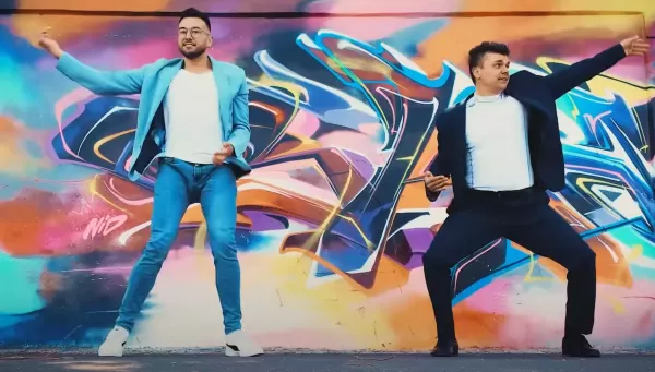 Tomasz Niecik powraca z hitem „Essa Teresa„! Zobacz jego zwariowany teledysk