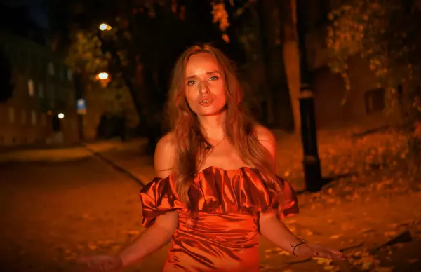 "Tortura” nowa piosenka Emily EM. Artystka znana z „Jagodzianek” otwiera nowy rozdział kariery