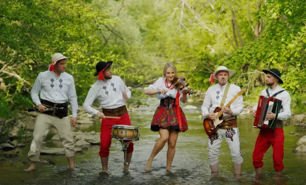 TOXIC: Góralski Hit „Rosół z Barana„ Podbija Serce Polaków! Zobaczcie VIDEO 
