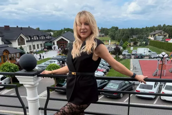 Tylko ręcznik i Magda Narożna. Gorące zdjęcia gwiazdy disco polo i Pięknych i Młodych rozgrzały fanów