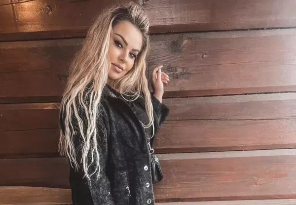 Uwielbiana wokalistka disco polo porównana do Dody. Do sieci trafiło szokujące zdjęcie Pauli Karpowicz.
