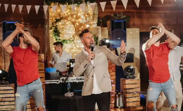 Uwielbiany przebój disco polo w nowej odsłonie! Klubowa wersja hitu grupy Effect ”Ach te życie” ma szansę przebić słynny oryginał?! 