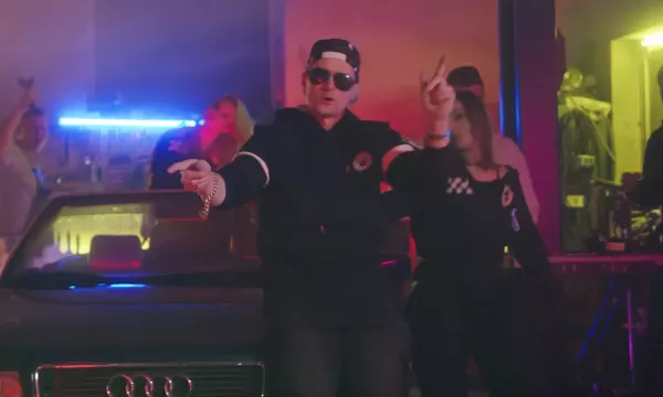”Walę ją w nos, tabaka to nie koks” - kontrowersyjna premiera w świecie disco polo to prawdziwy hit?!