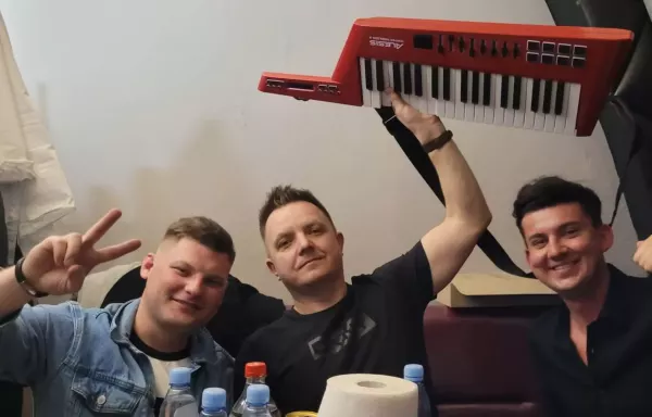 Wielki hit disco polo „Szary dym ostro czuć basami„ na ustach całej Polski! To wszystko dzięki TikTokowi!