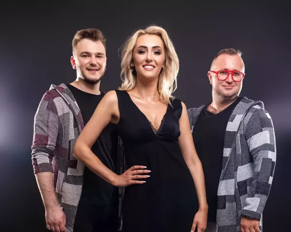 Wielkie zmiany w branży! Gwiazdorzy disco polo zaprezentowali nową wokalistkę! Artystka studiuje prawo!