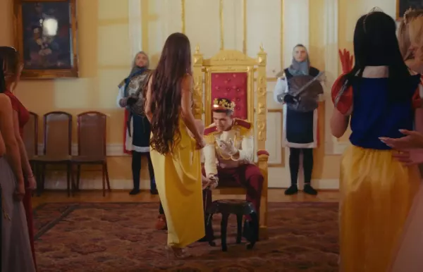 Premiera Kamila Kossakowskiego DiscoBoys „Włosy Blond„ największym HITEM 2022 roku?! VIDEO