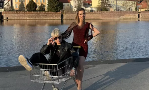 Wokalista disco WonerS zaskakuje kolejnym teledyskiem – fani w euforii po nowej premierze!