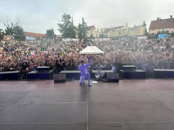 Polacy kochają disco?! Woners podbija Kętrzyn: Zobacz tłumy na jego koncercie!
