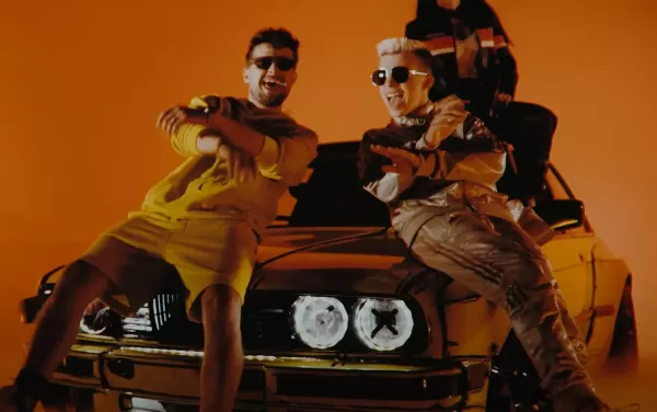 WonerS w nietypowej dla siebie stylistyce: „Zapalmy Jazz!„ w rytmie rapu! Zobaczcie nowość z Księciuniem!

