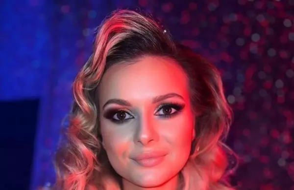 Wow! Zobacz, jak gwiazda disco polo oczarowała fanów swoim głębokim dekoltem!