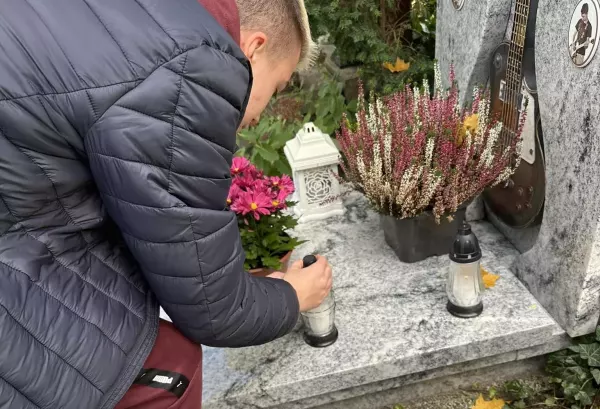 Wszystkich Świętych: WonerS, 14-letni talent, oddaje hołd muzykom i bliskim