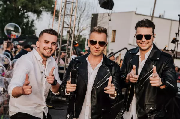 Uwielbiany zespół disco polo News gwiazdą na hucznych urodzinach  hotelu President! Co za występ, ta piosenka to HIT!