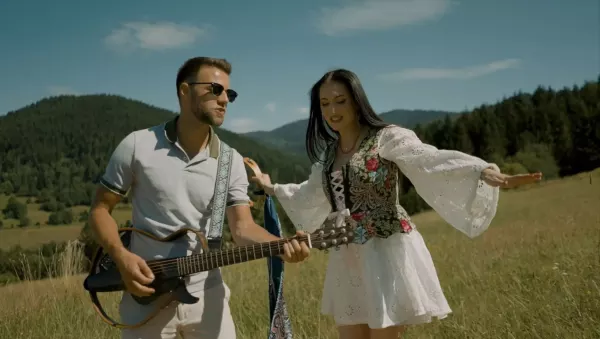 „Za te Twoje piykne łocka” to hit! Iwona Cichoń łączy folk i disco polo, a teledysk zachwyca klimatem gór