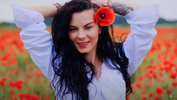 ”Zakochany” artysta disco polo podbije rynek muzyczny?! Jego najnowsza premiera hula już w internecie!