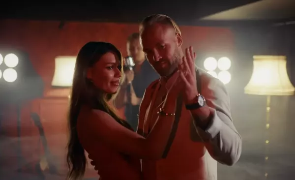 „Zatrzymaj mnie” to nowa propozycja Na Grubo. Zespół stawia na taneczny klimat latino