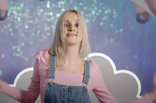 Zdolny wokalista disco polo ruszył na podbój rynku muzycznego! Jego debiutancki kawałek pt. „Jak Ty działasz na mnie„ zdeklasuje konkurencję?! 