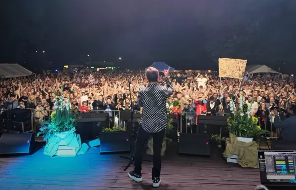 Zenek Martyniuk zaśpiewał na żywo w Gromniku. Król disco polo z całym zespołem Akcent na dożynkach powiatu tarnowskiego