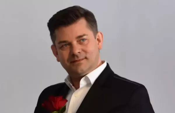 Zenon Martyniuk zaskakuje! Godzinna składanka największych hitów disco polo na kanale Akcent.