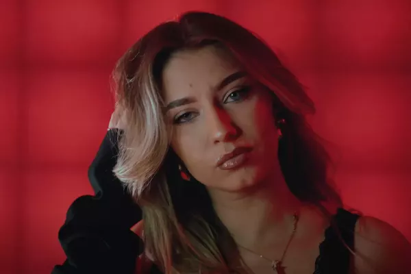 Zespół Max zaskakuje nowym brzmieniem! „Diamentowe Oczy” to mocna premiera disco polo w klubowym stylu