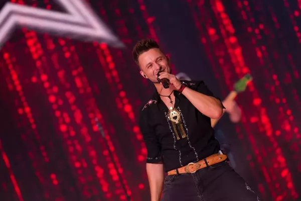 Zespół Roy zachwyca w „DiscoStar”! Awansowali do finału! Zobaczcie ich występ! 


