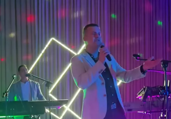 Zespół To jest TO porwał publiczność na żywo – wyjątkowy koncert nad zalewem w Wasilkowie

