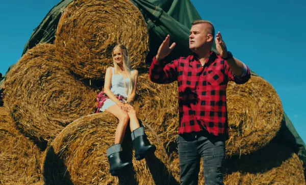 Zespół To jest TO wydał nową piosenkę „Diament w polu”. Teledysk z Adą Grzywacz jest już dostępny w sieci