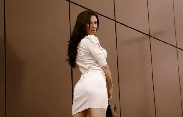 Opadną Wam szczęki! Znana wokalistka disco polo pokazała się w samym ręczniku! Cudowna Marta Konopla Yoko odsłoniła swoje atuty!