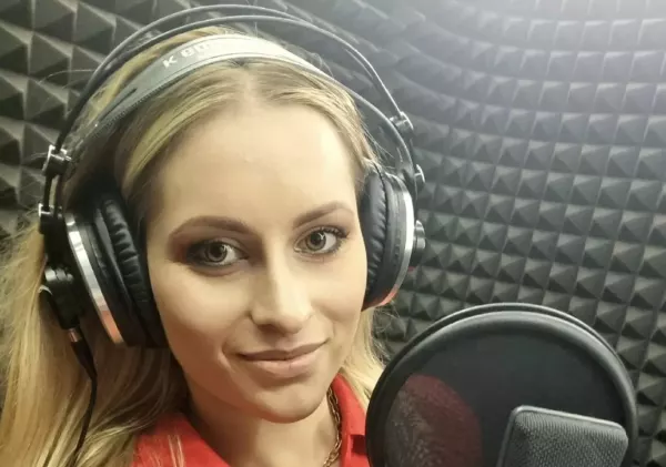 Znana wokalistka disco polo przyłapana na planie zdjęciowym! Wiemy jaką niespodziankę szykuje fanom! 