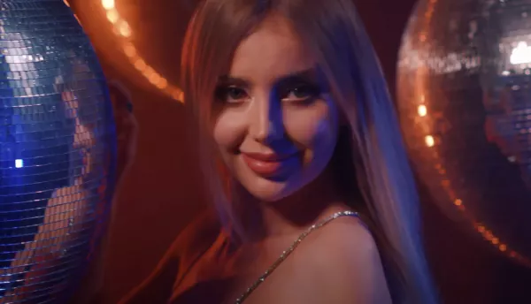 „Żyjemy Tylko Raz„ - nowy hit disco polo od Juniora! Premiera