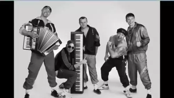 BOYS - Białe łabędzie