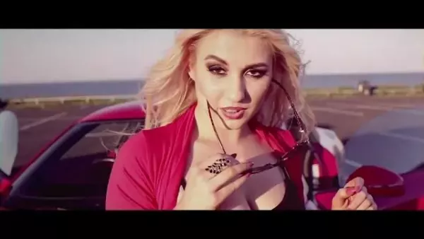 BLUE EYES - TE BURSZTYNOWE OCZY