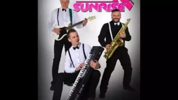 Sunrise - Pocałuj