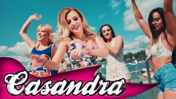Casandra - Nieskromnie