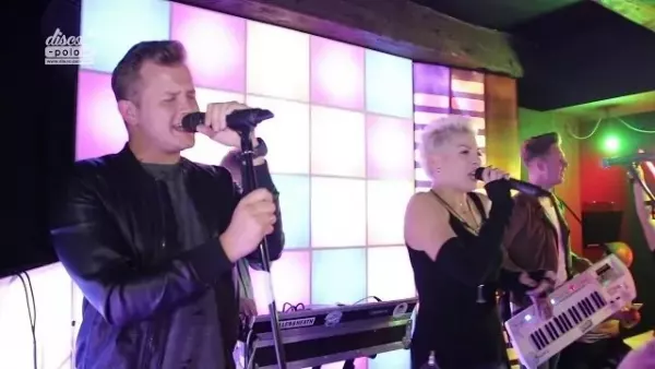 Piękni i Młodzi - Chciałabym spać z Tobą (Wersja Koncertowa) (Disco-Polo.info)
