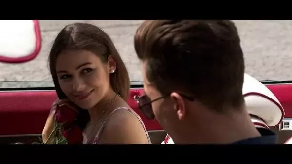 MOMENT - Uśmiech Rozpromieniony