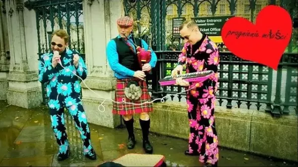 Pragnienie Miłości - Blondyna z Londyna 