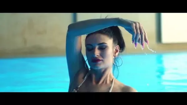 Fryzjer - Głupia Miłość 