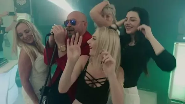 Mister R - Laska