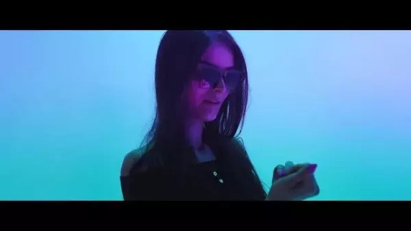 Redox - Dziewczyna ma 