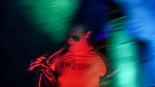 SWINGER - 69