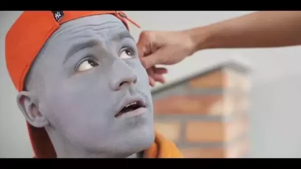 Grey - Szkoła
