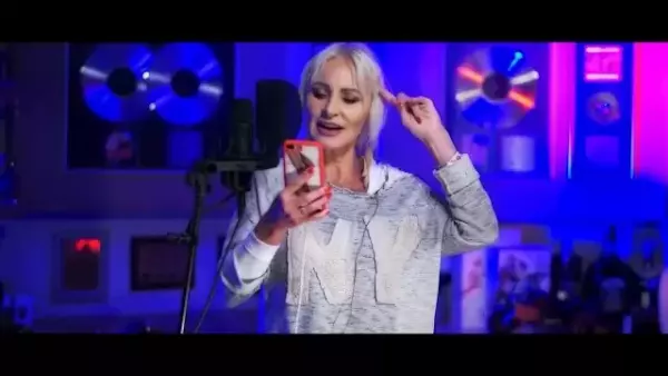 Elwira Mejk #Hot16Challenge2