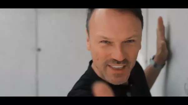Damian Holecki - Jesteś dla mnie